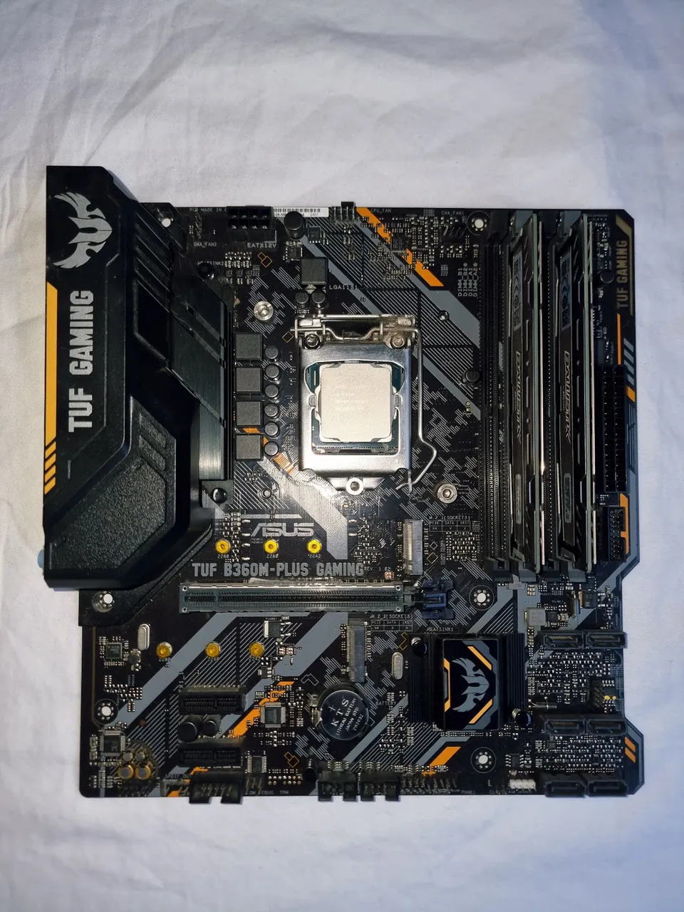 Kit Gamer Intel I5 10600kf + Z490 Gigabyte Gaming X + 32gb RGB