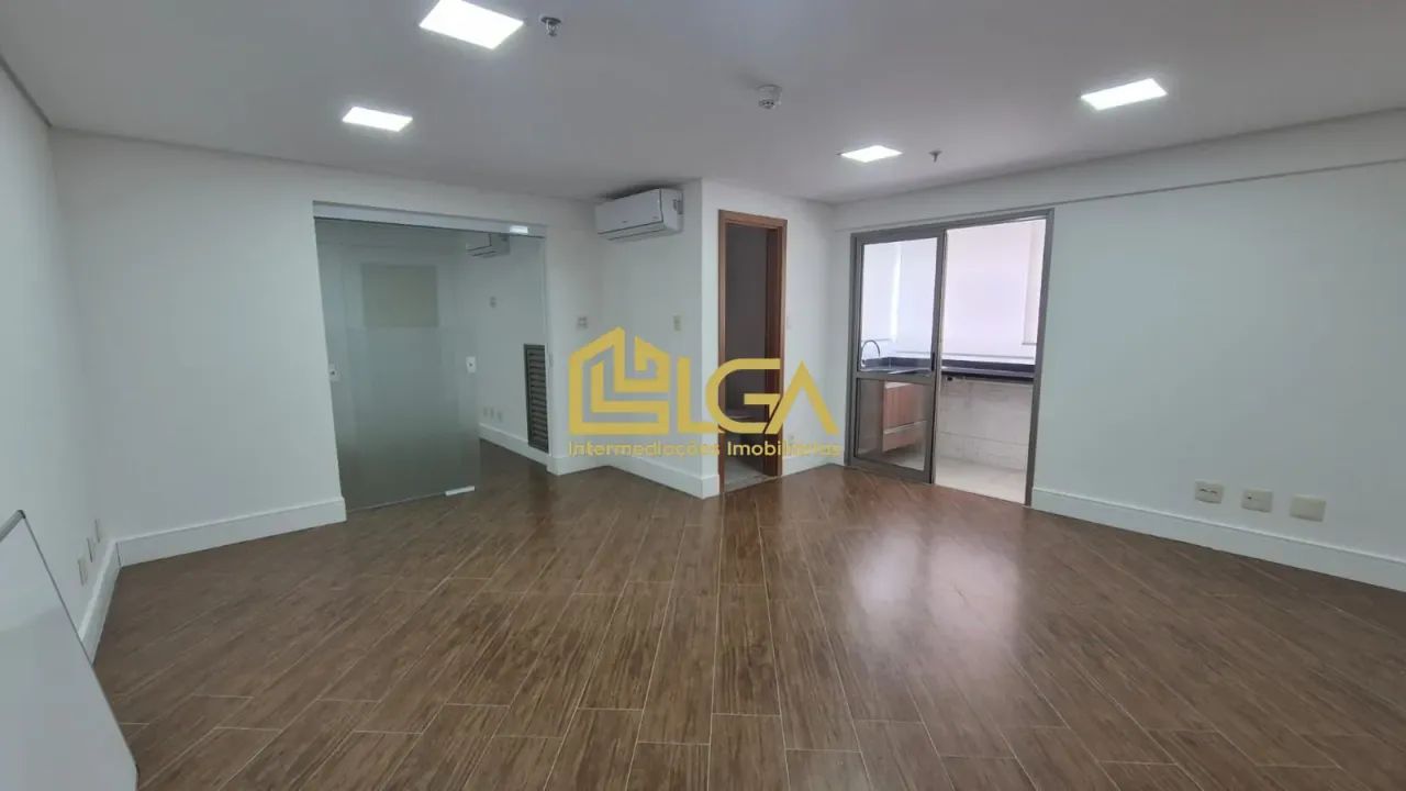 Excelente Sala Comercial toda reformada com 44 m2 para Venda-Marapé!