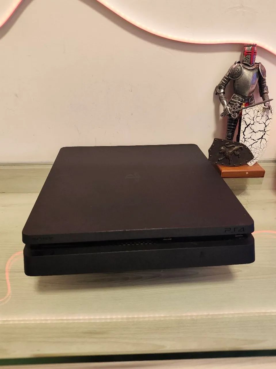 Super oferta!!!!!! Ps4 super conservado com 2 controles  - Foto 3