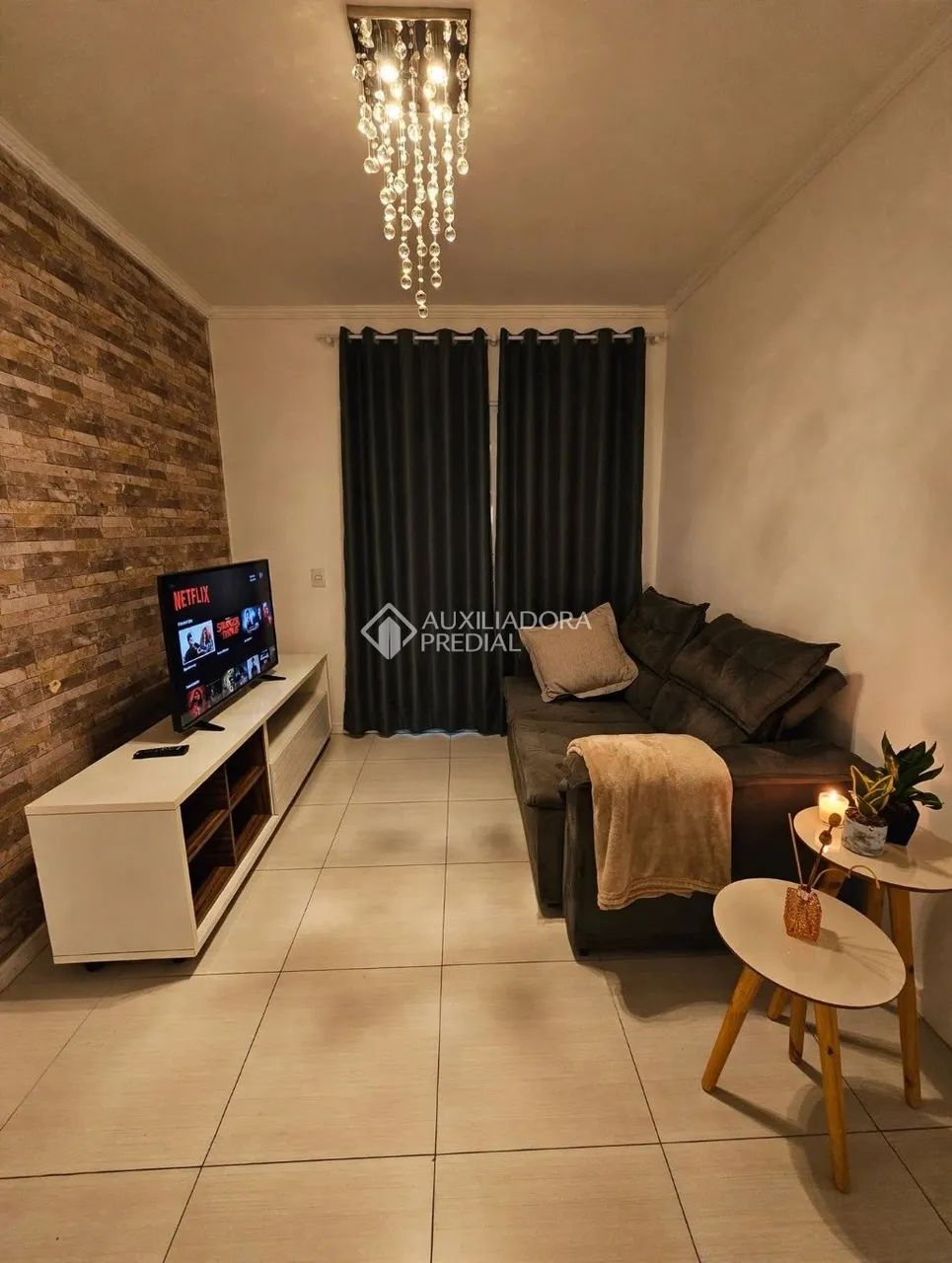 Apartamento mobiliado com 3 quartos, suíte e churrasqueira na Pedra Branca, Palhoça