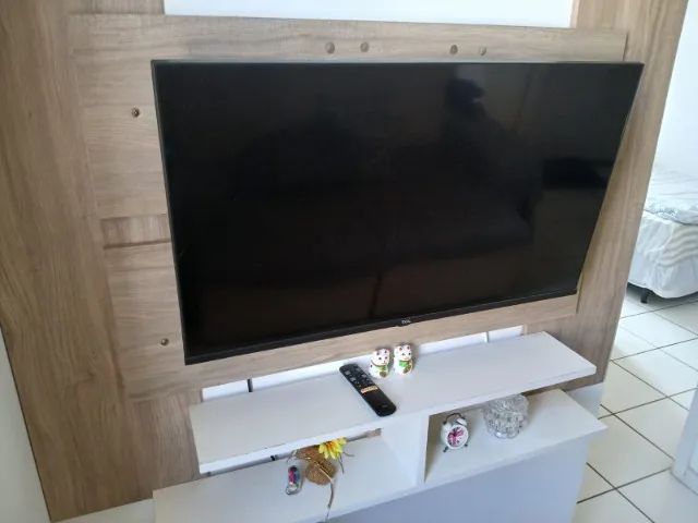 SmartTV TCL 32" - Android TV (com controle e rack)