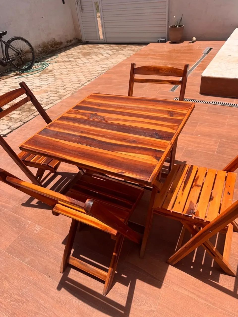 Jogo mesa cadeira madeira