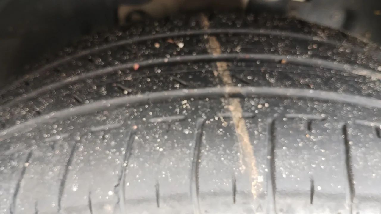 Jogo de rodas de ferro com pneu Bridgestone, aro 16(215/60R16) 95V. - Foto 4
