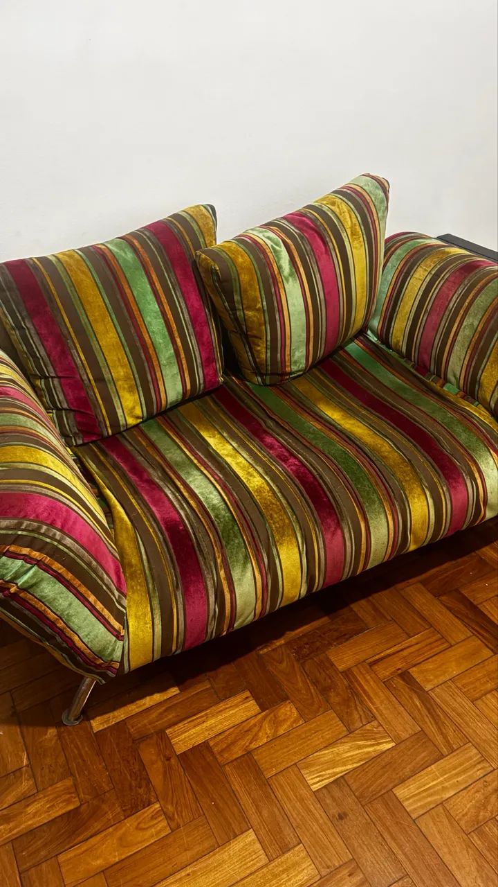 OPORTUNIDADE - Lindo sofá em bom estado veludo italiano  - Foto 2