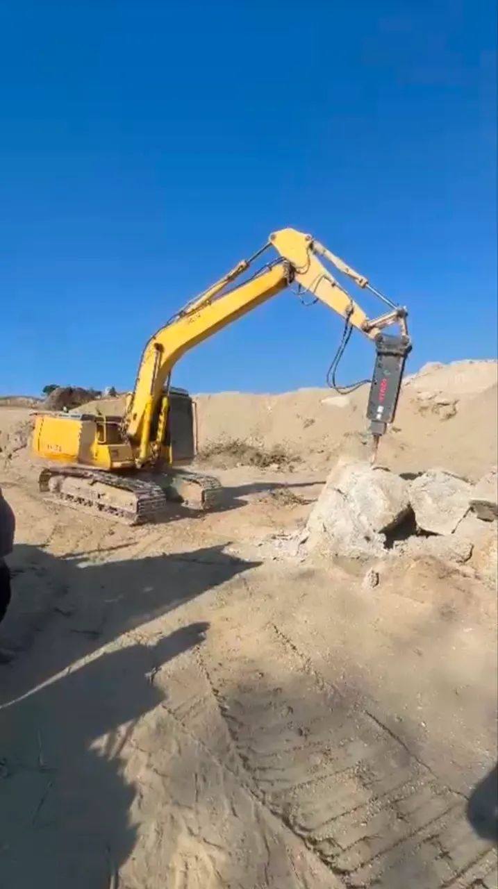 Escavadeira Komatsu PC 150 Com Rompedor  - Foto 2