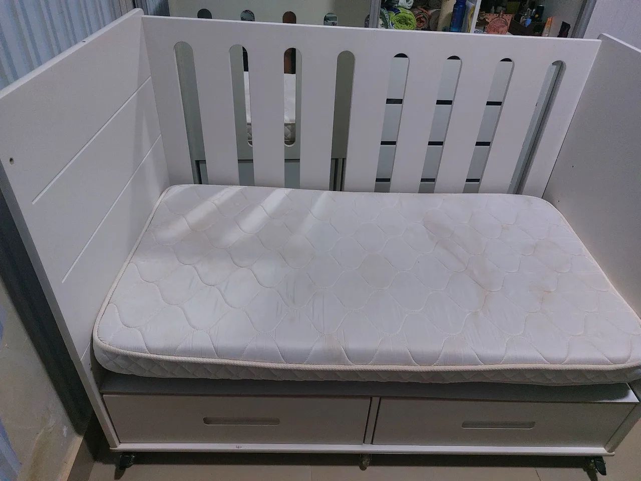 Berço americano, que virá cama ,cor branca,  retirada sol nascente  trecho 2