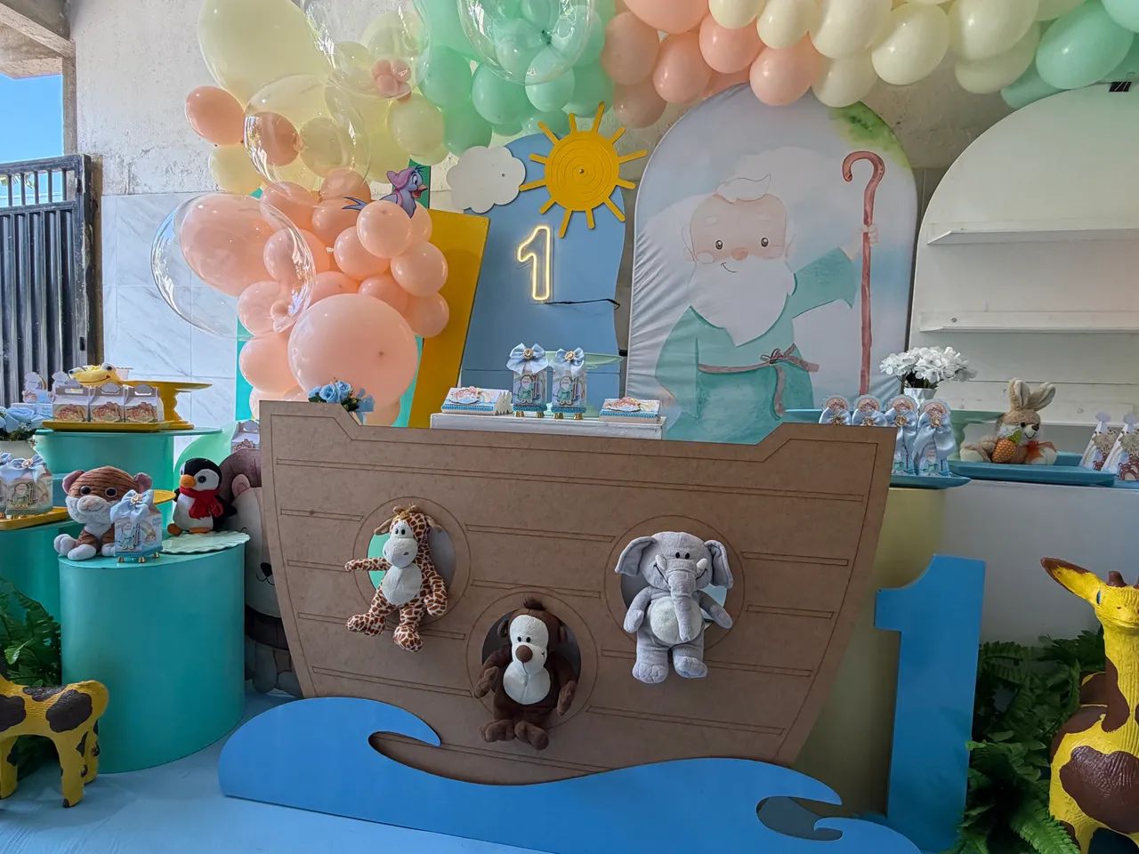Decoração arca de Noé aniversário  - Foto 5