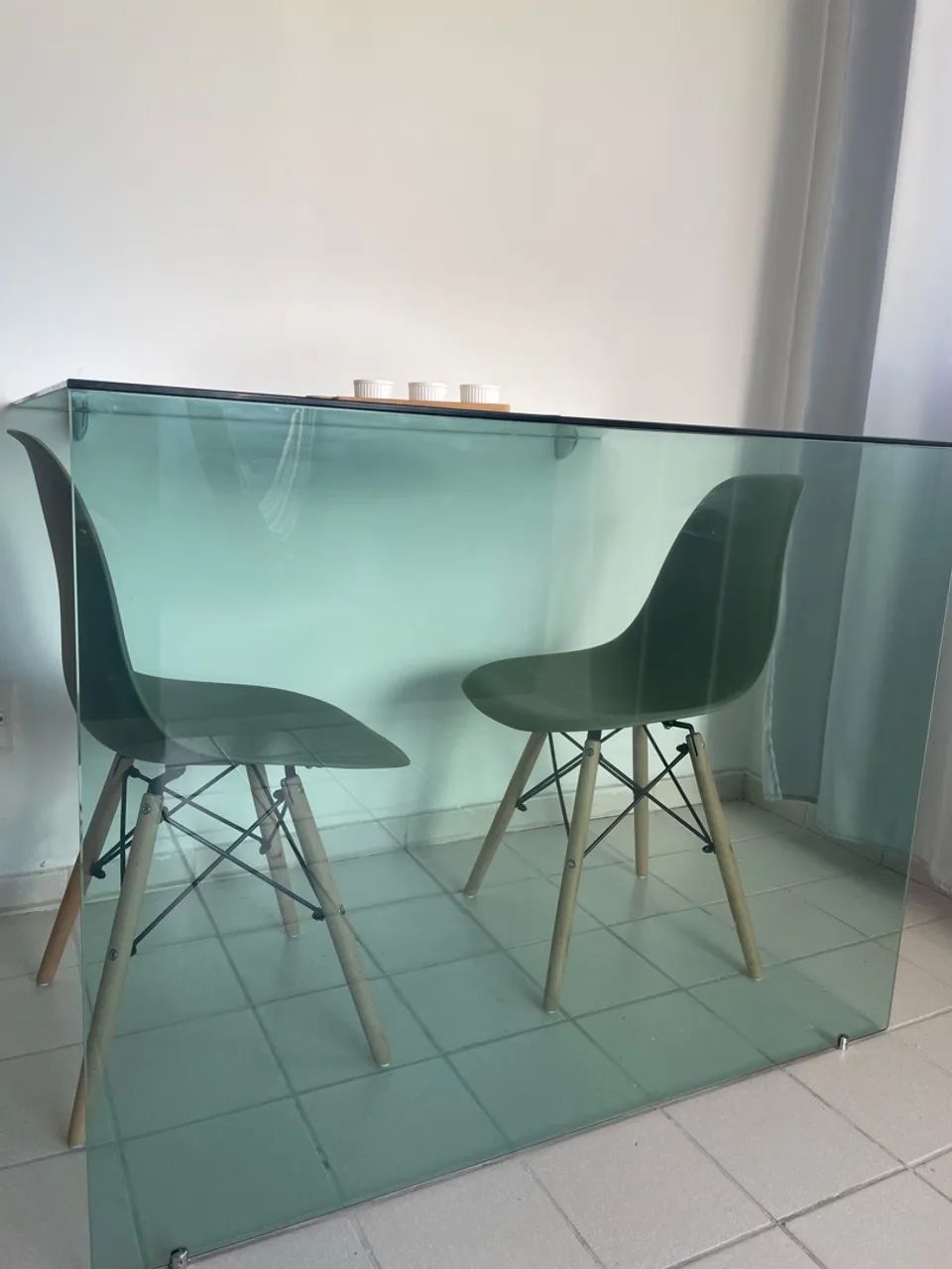 Mesa e base de vidro temperado 
