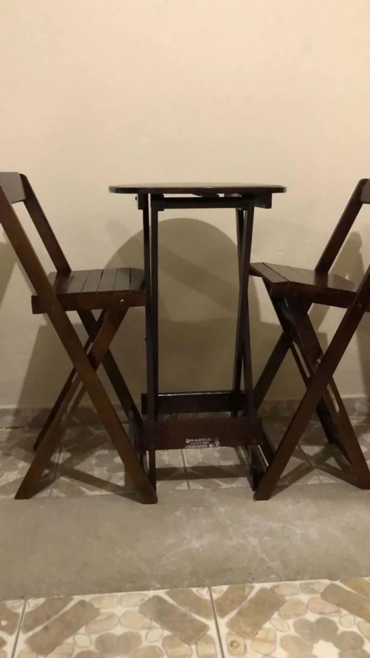 Conjunto de mesa bistrô, 1 mesa duas cadeiras.  - Foto 4