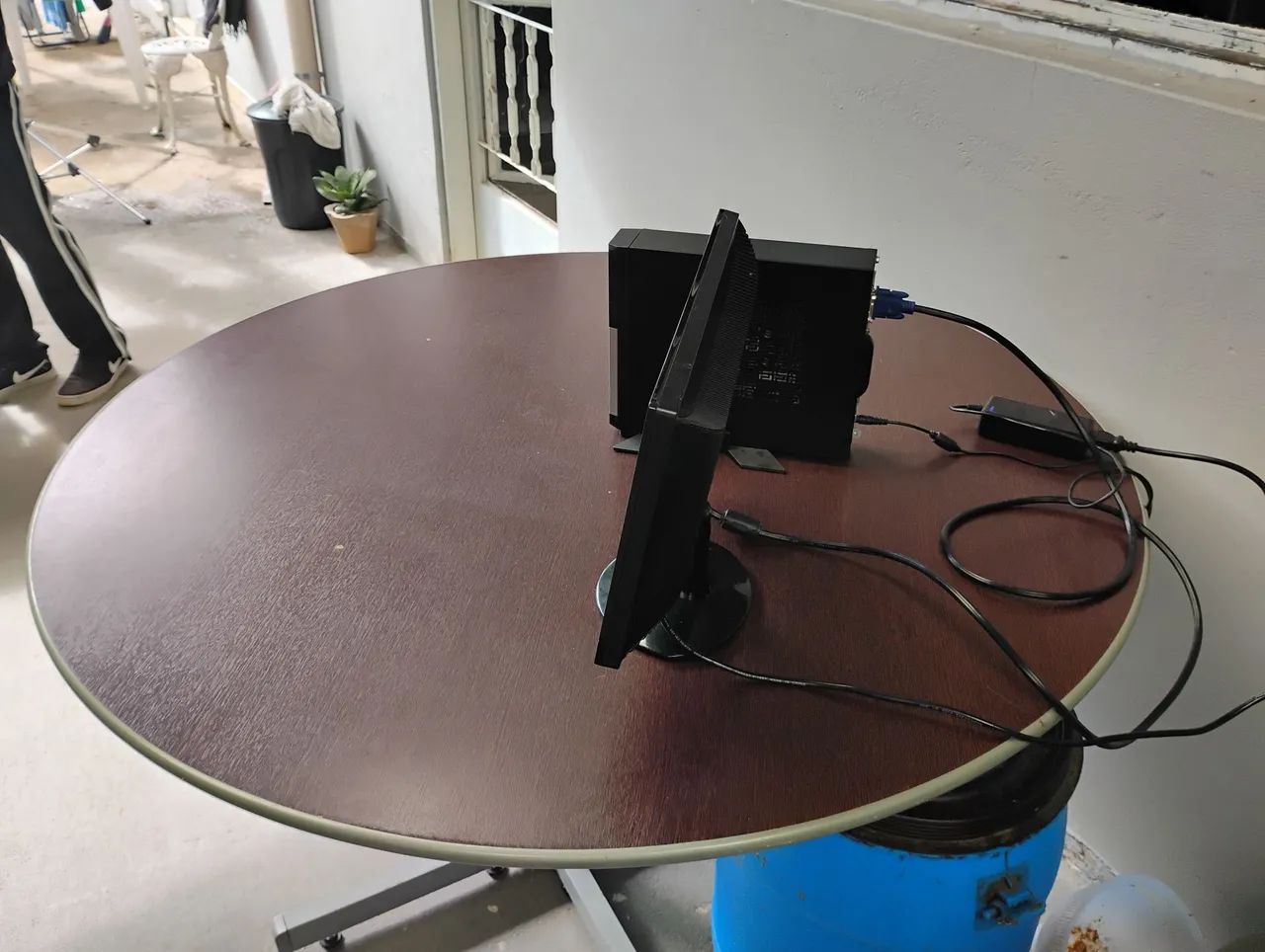 Mesa com computador  - Foto 3