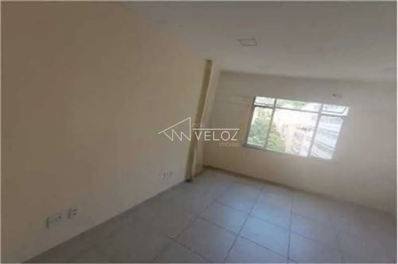 Kitnet/Conjugado : / Residencial / Centro