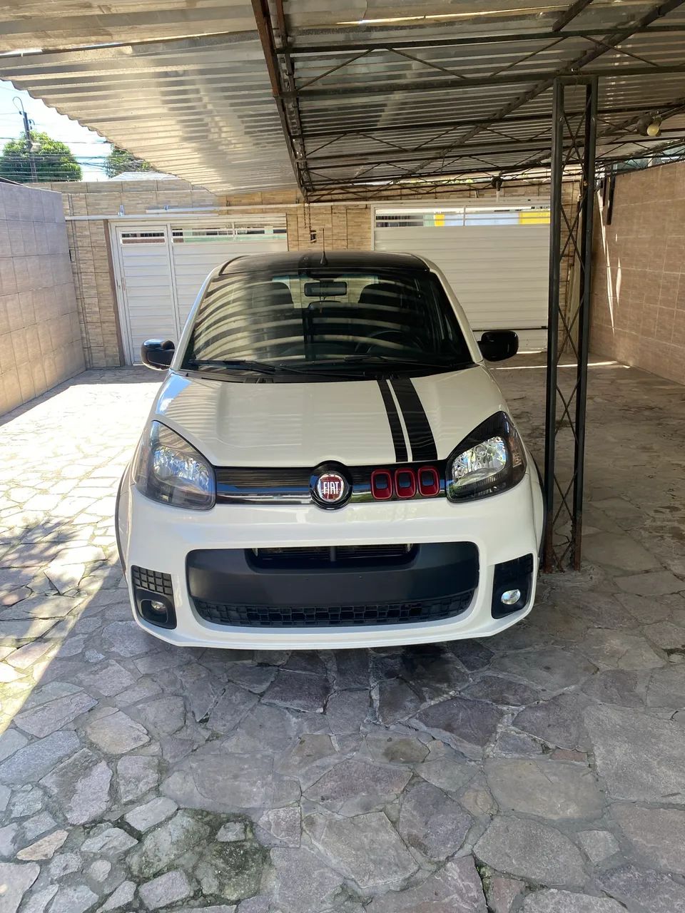 Fiat Uno Sporting Dualogic 1.4 EVO Flex 8V 4P 2015