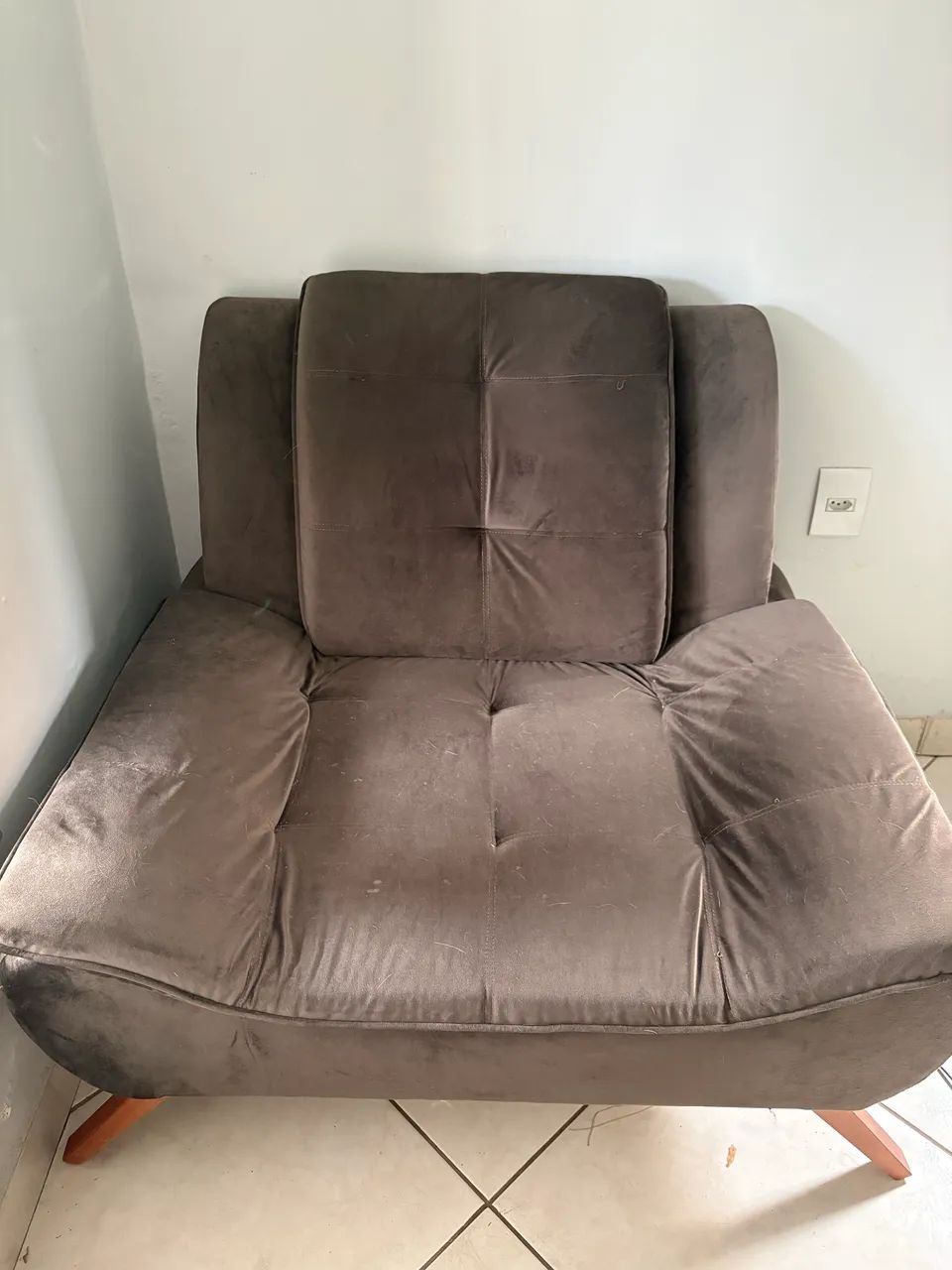 Vende-se poltrona pouco usada - Foto 3