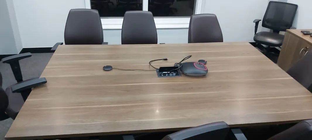 Mesa de Reunião Amadeirada