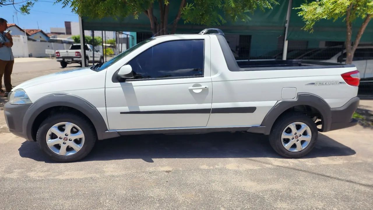 Fiat Strada Freedom 1.4 Flex 8V CS 2020 - Foto 2