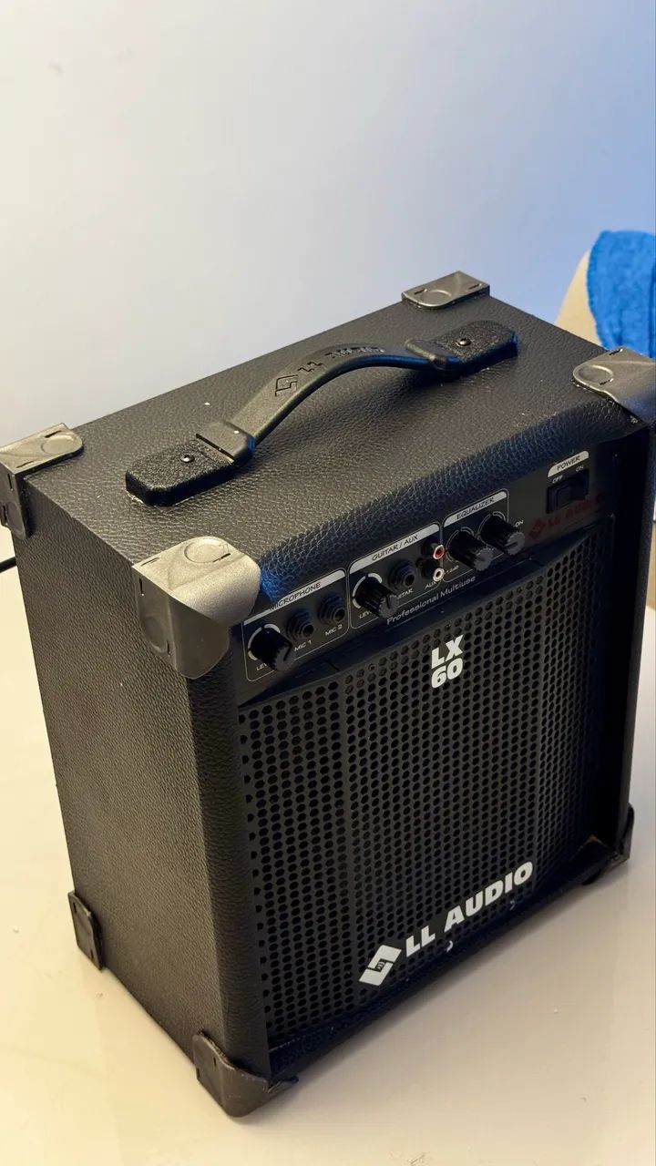 Caixa Amplificadora LL Áudio bivolt 
