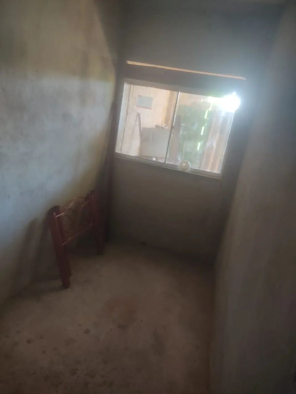 ALUGA-SE CASA, 4 COMODOS E GARAGEM  - Foto 5