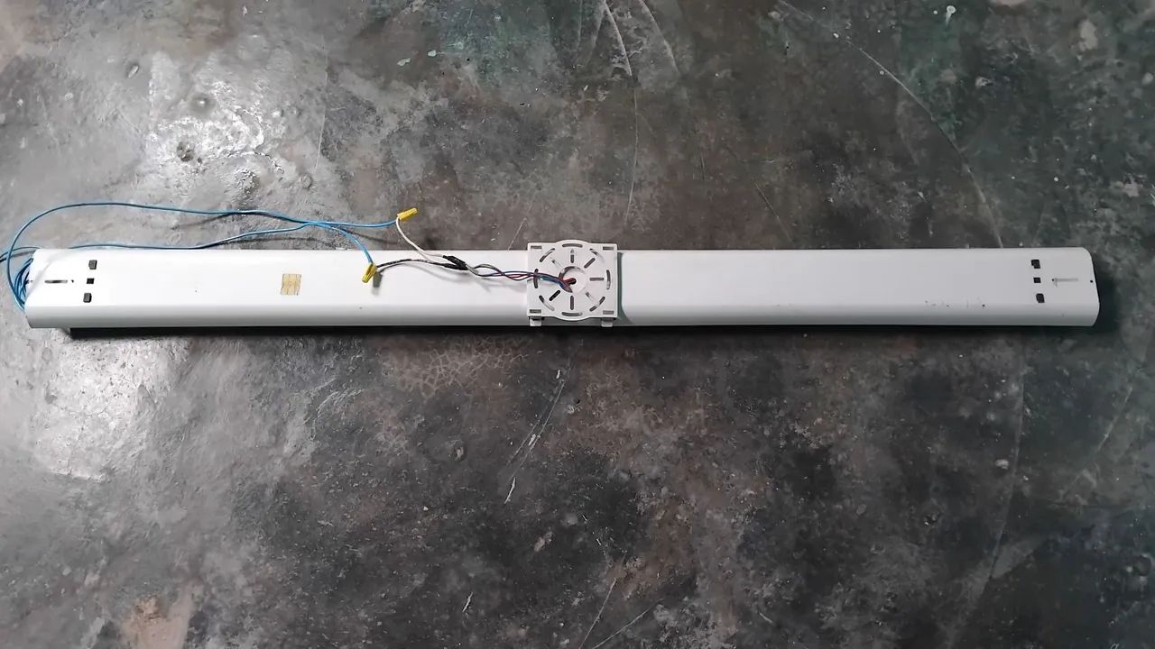 Vendo luminária grande bivolt, usada 