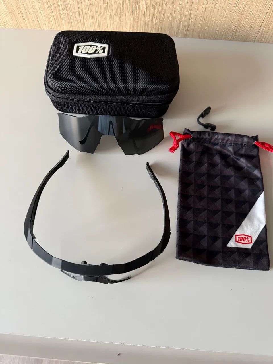Óculos 100% com duas lentes  - Foto 2