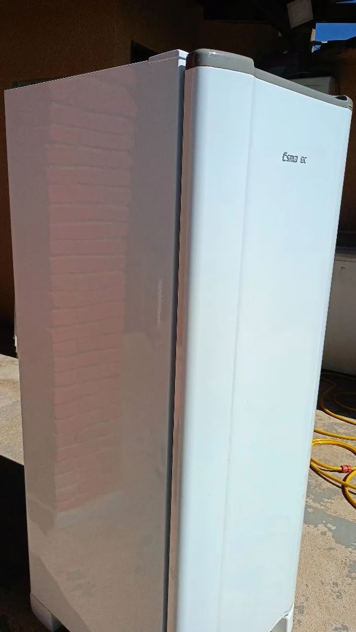 Geladeira Esmatec  - Foto 2