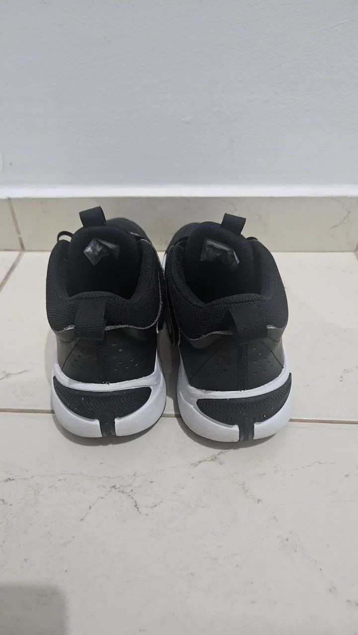 Tênis Nike Team Hustle D 11  Número 38  ( Estado zero ) - Foto 4