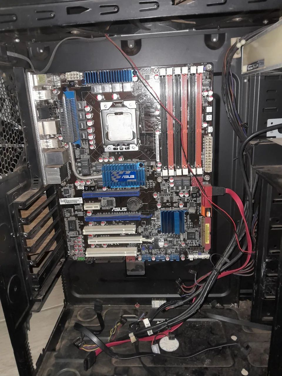Gabinete pc 2009 com placa mãe e processador.  - Foto 2