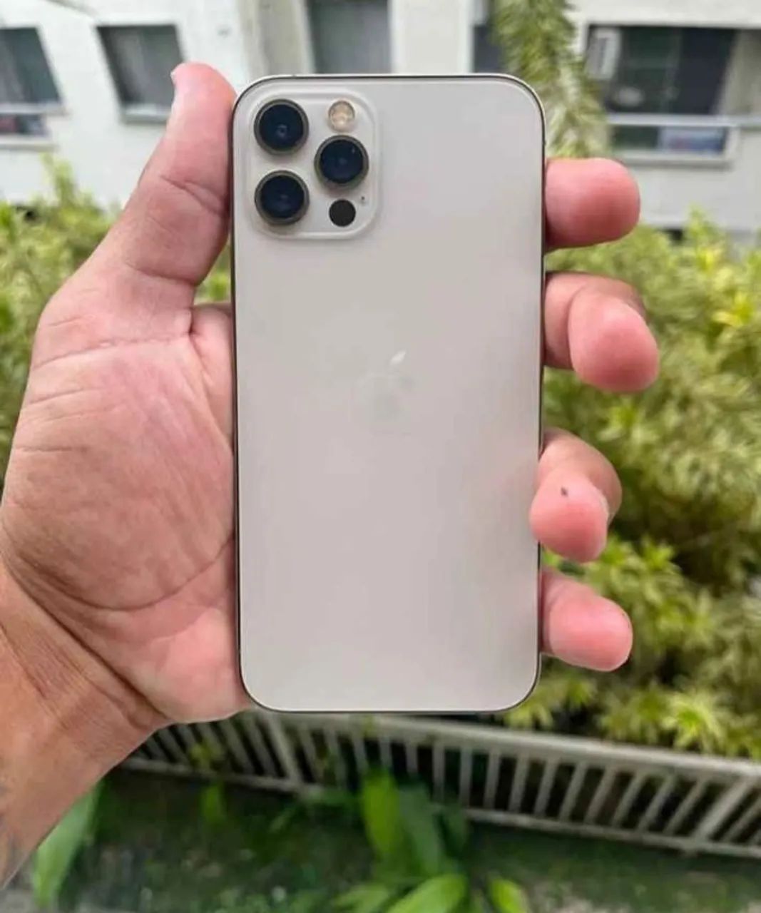 Iphone 12 pro max sem detalhes 