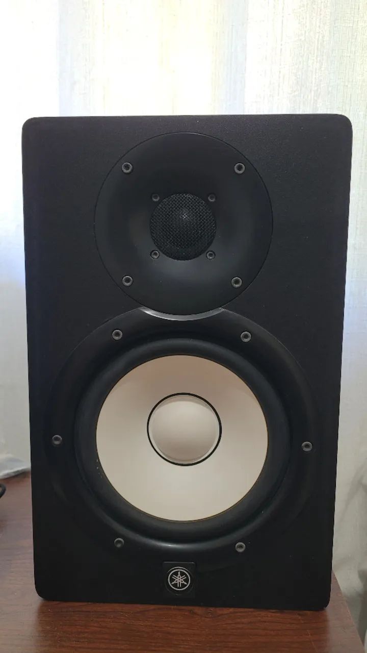 MONITOR DE AUDIO PAR YAMAHA HS7 220V NA CAIXA