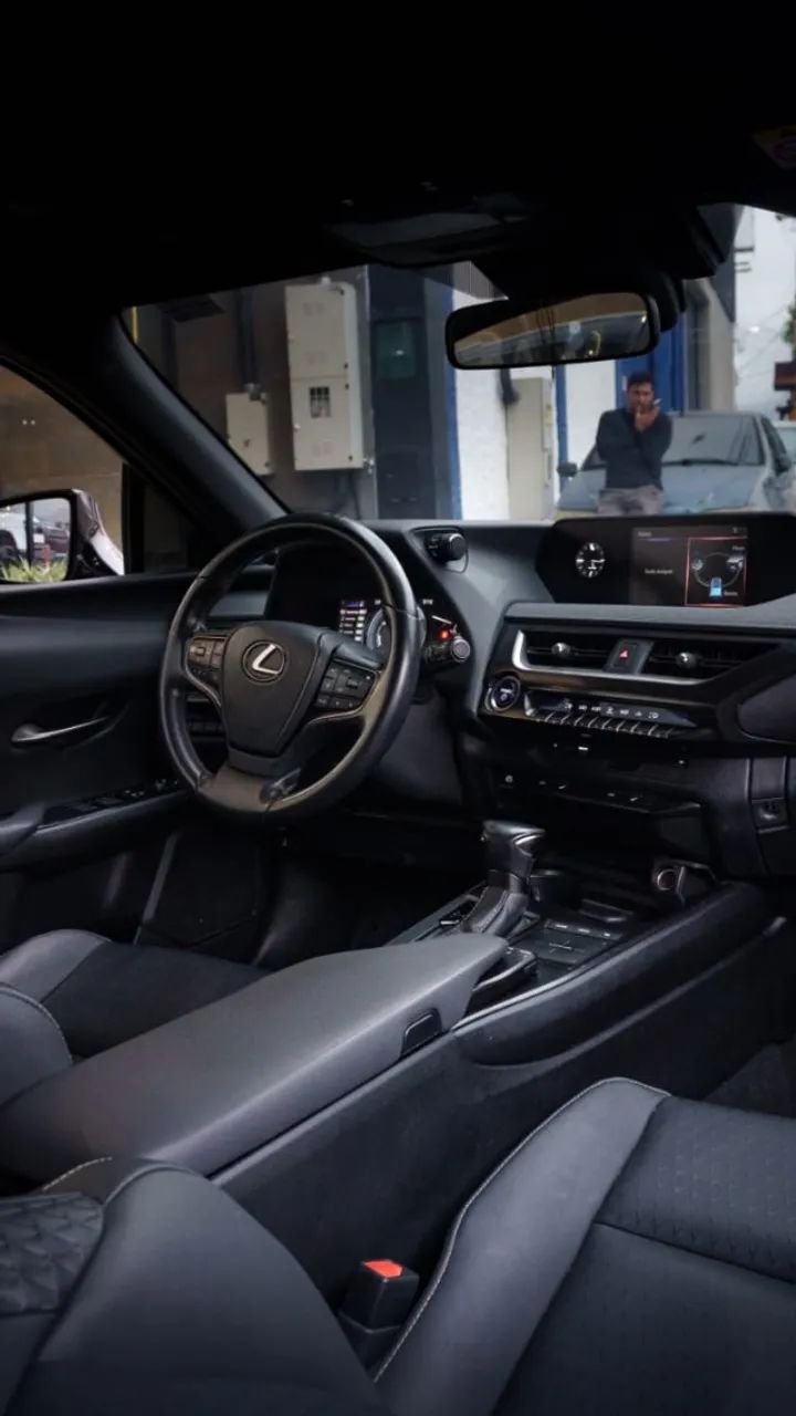 Lexus UX-250h Dynamic 2.0 16V Aut.(hybrid), foto 12 de 18