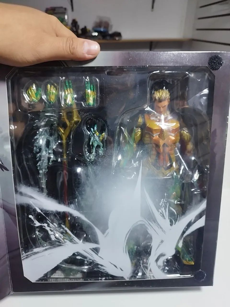 Boneco - play arts Aquaman  - Foto 2