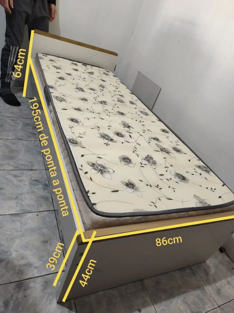 Cama solteiro madeira maciça 