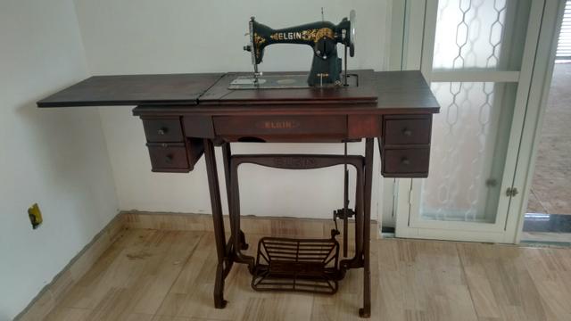 Máquina de costura antiga