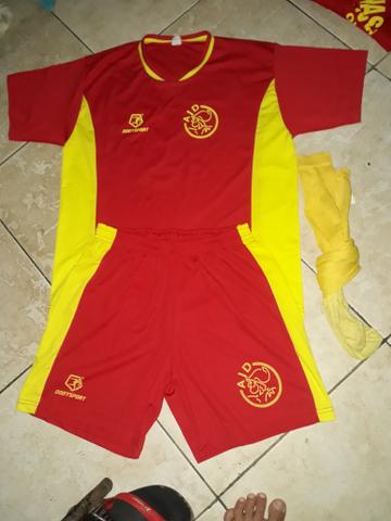 Terno de futebol