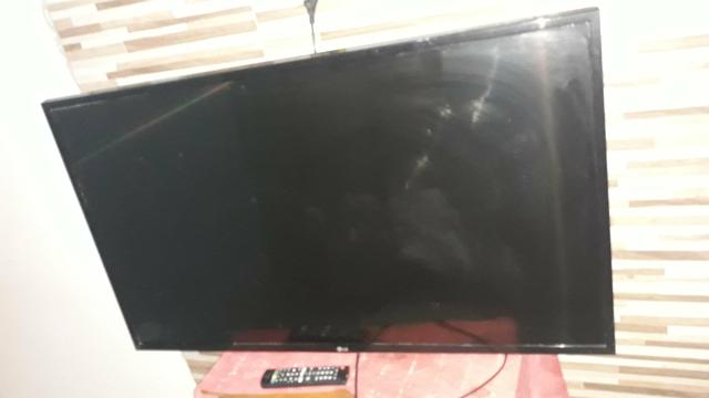 Vende-se televisão