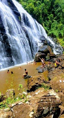 Fazendinha com cachoeira e casa, cena de cinema - Foto 8