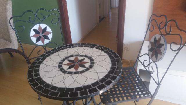 Conjunto Mesa Bistrô Mosaico Com Duas Cadeiras