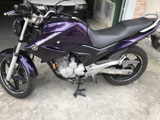 Moto Fazer 250 roxa - Foto 6