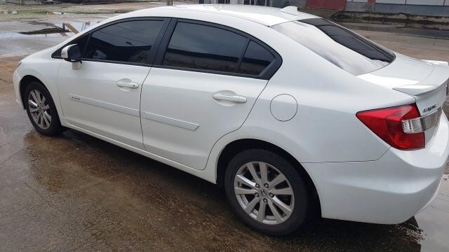 Honda Civic Lrx 2.0 Automático entrada de 5.000,00 - Foto 4