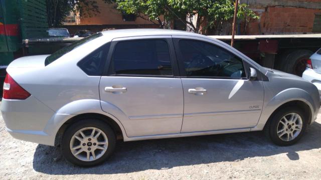 Ford Fiesta Sedan 1.6 Flex + GNV / 2010 - Foto 3