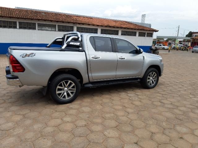 Toyota hilux srx 2017 diesel 4x4 impecavel Leia todo o anuncio ac troca - Foto 4