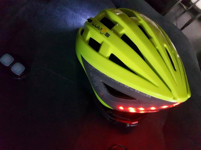 Vendo capacete *Lumos*, - Foto 3