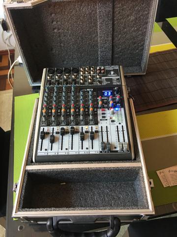 Mesa berinhguer xenix 1204 com USB + case