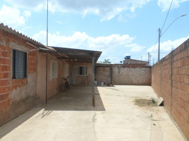 Vd Cs 2 qts lote 220 m² cond pinheiro - Sol Nascente - Cei DF