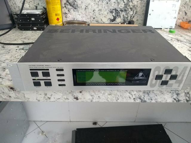 Equalizador Behringer Ultra Curve DSP 8024 - Foto 4
