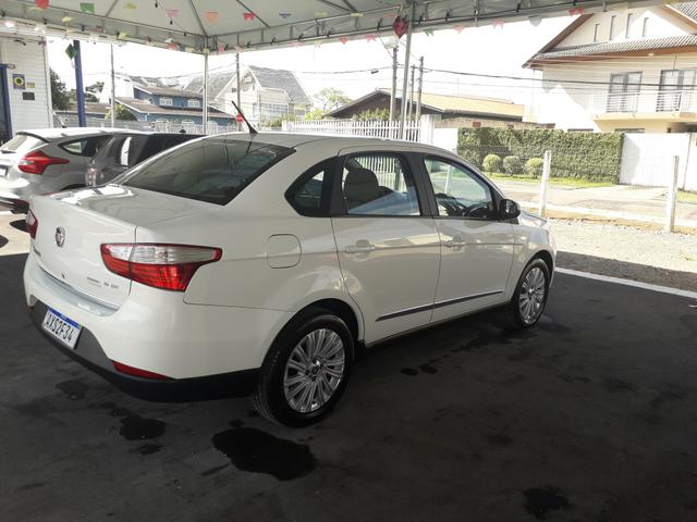 Grand Siena Essence 1.6 16v Manual - Foto 3