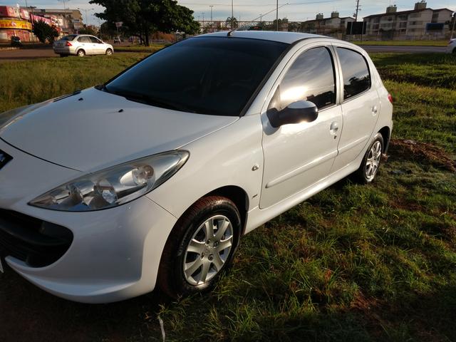 Vendo Peugeot 207 XR completo com134 km rodados - Foto 2