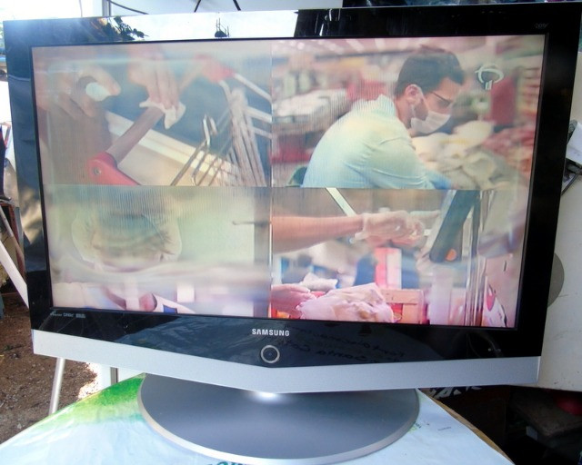 Samsung Tv Lcd 40 Polegadas com Mancha Na Tela - Foto 4