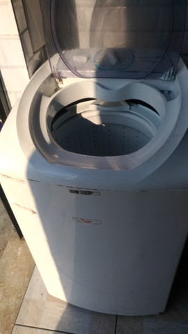 Vendo uma maquina de lavar de 6kg - Foto 2