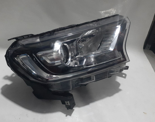 Farol lado direito Ranger 2018 
