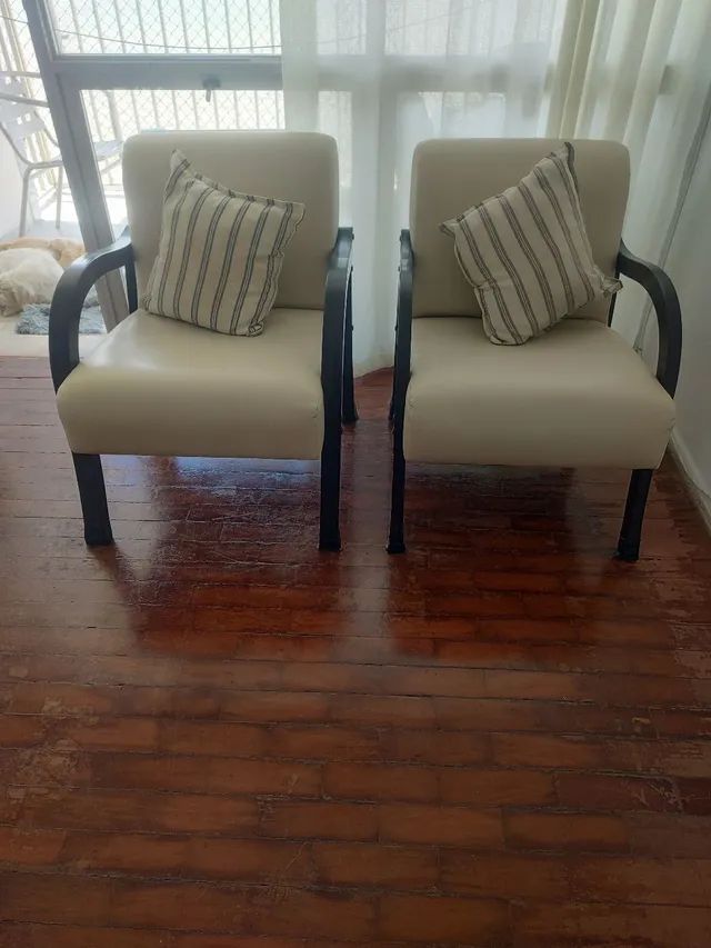 2 cadeiras de apoio usada em courino